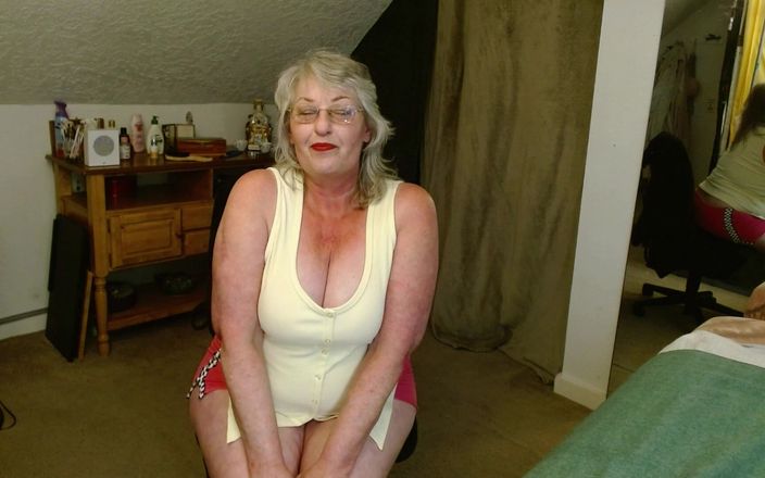 dawnskye1962: 1261 Jay'in seks öğretmeni seksi Bayan Dawnskye'den kendini ortaya çıkarıyor