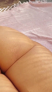 Bergambar di luar badan sawo