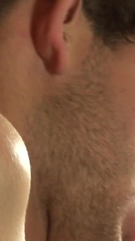 คลิปพิเศษ Bareback: เย็ดสามคนแตกคาหีกับผู้ชายเซ็กซี่