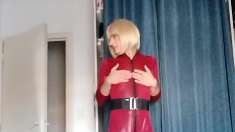Faustine: Fetish Crossdresser Red Vinyl Latex Catsuit