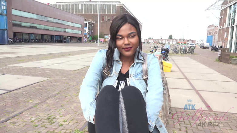 ATK Fans (Girlfriends): Vacanze virtuali ad amsterdam con yara skye parte 1