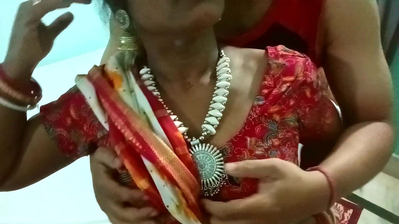 Popmini: Indická kancelářská kamarádka Sunidhi kouří a přítel žhavý sex uvnitř těsné...