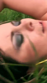 Kont in het gras