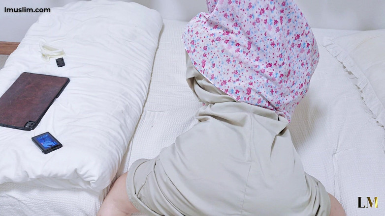 LittleMuslim: Sudut Pandangan Pertama: Crush Hijabi Pemalu Awak Minta Awak Merakamnya...
