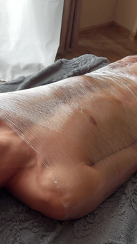 Chlápek s velkým penisem byl svázaný a dělal si s ním, co chtěl a skončil