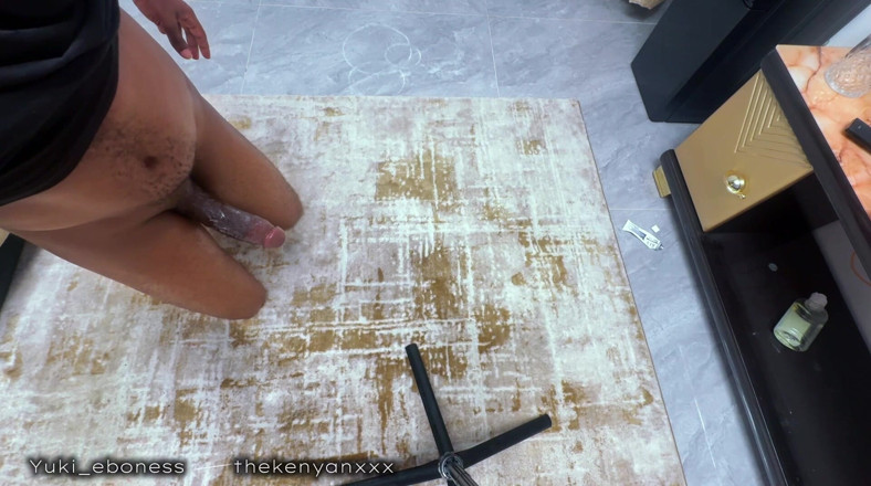 THEKENYANXXX: Ha dovuto corrompermi con una bella scopata
