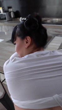 天然！非常漂亮的女孩被性交