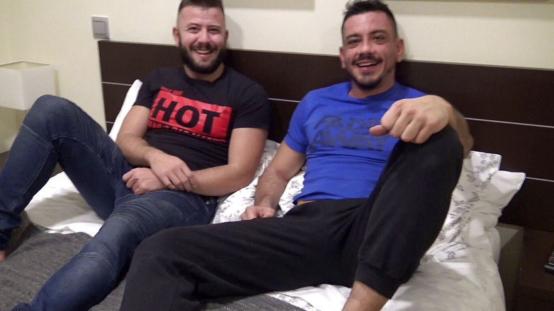 Gaybareback: Mrdání sexy hřebce, bez sedla