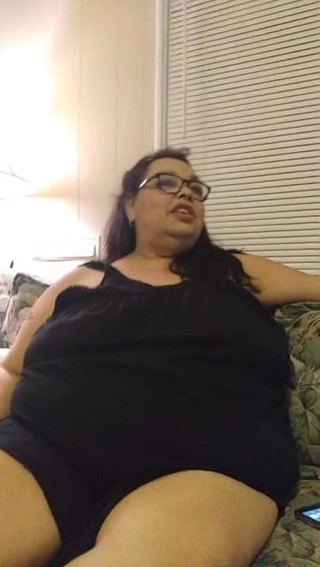 Gabbymae: Relaxing, singing, flashing tits