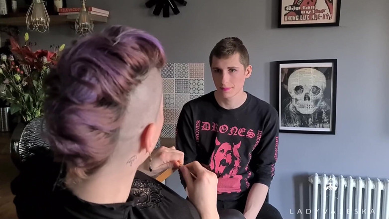 Lady Valeska: Chłopak do dziewczyny Pt. 1 Make Over