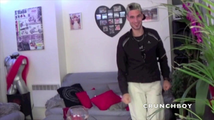 Crunch Boy: Chico escamoso heterosexual usado por joven gay twink