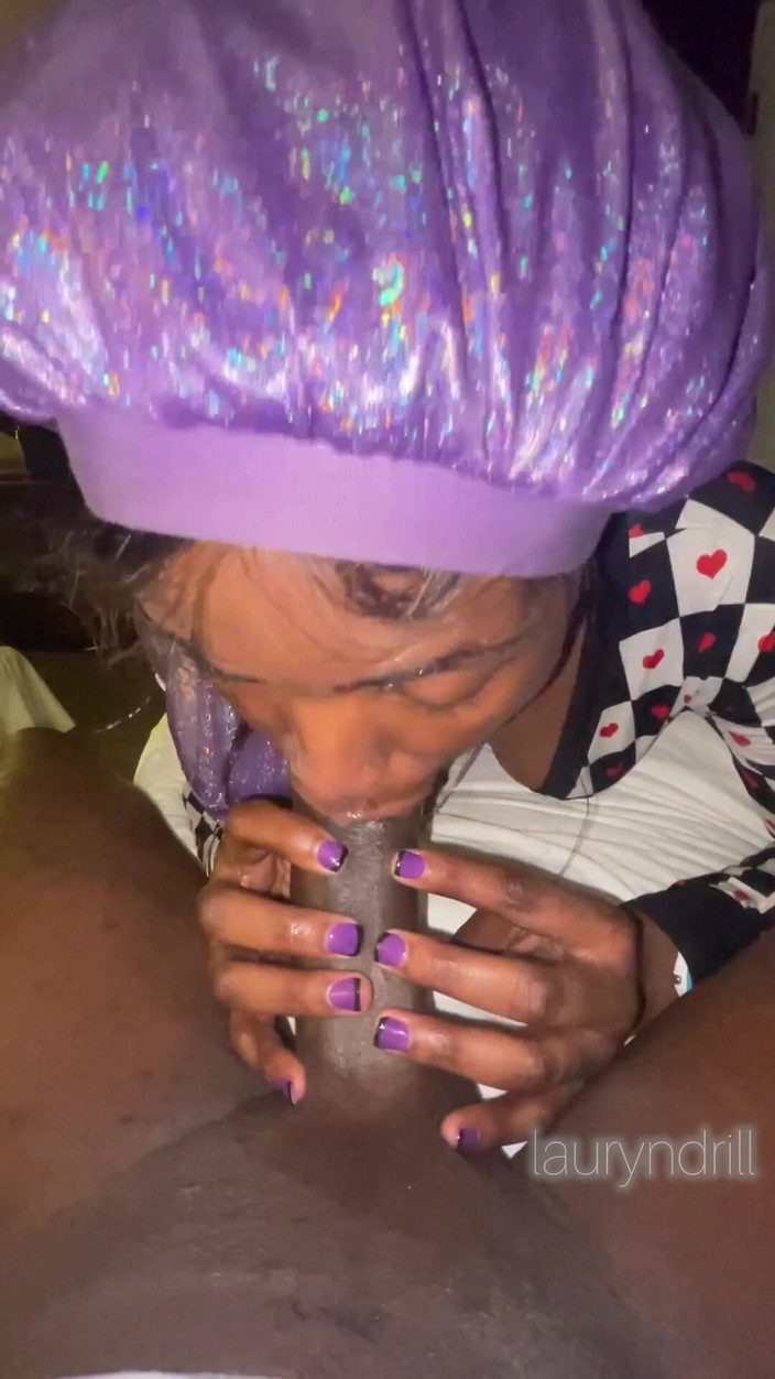 Lauryndrill: ¿la Polla Abraza a Alguien?