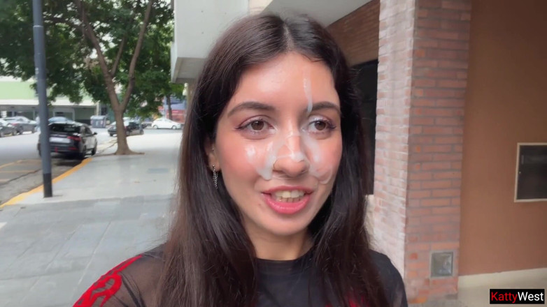 Katty West: Ik hou van wandelen, helemaal in sperma! Alsjeblieft, op mijn...