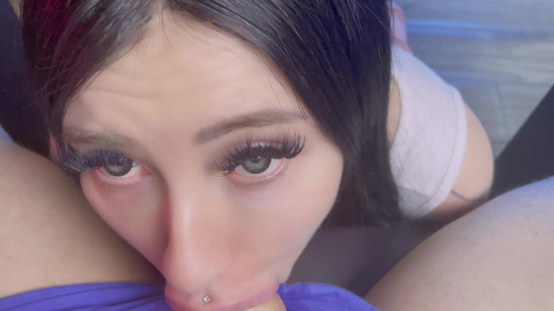 Peachgardens: Минет От Сводной Сестры Под Столом