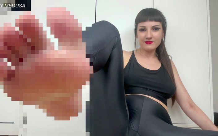 Lady Medusa: Het spijt me niet - pixelporno, voetvernedering Jo