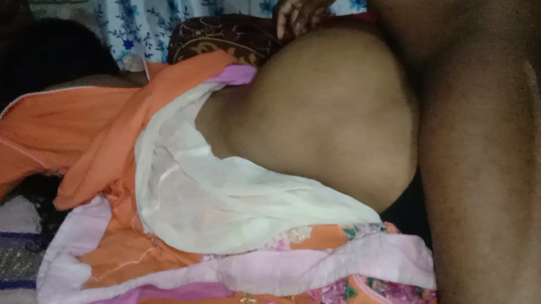 Deshi women: Poprvé sex moje vysokoškolská přítelkyně přijde do mého domu šukat moji...