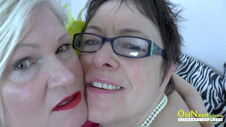 Old Nanny: Zwei alte britische lesben mit dicken titten lacey starr und...