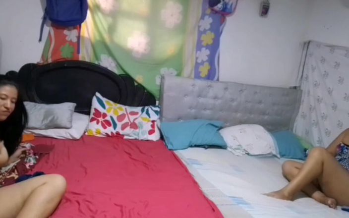 Sexysweet0455: Aku menari seksi di depan ibu tiriku yang mesum saat...