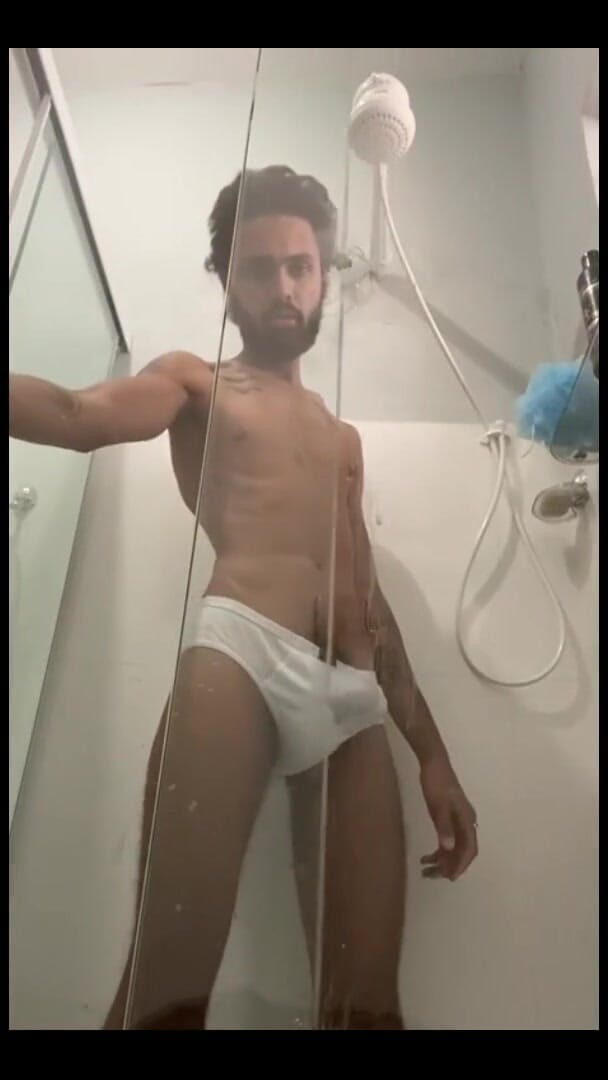 In the Shower (ArabePuto)