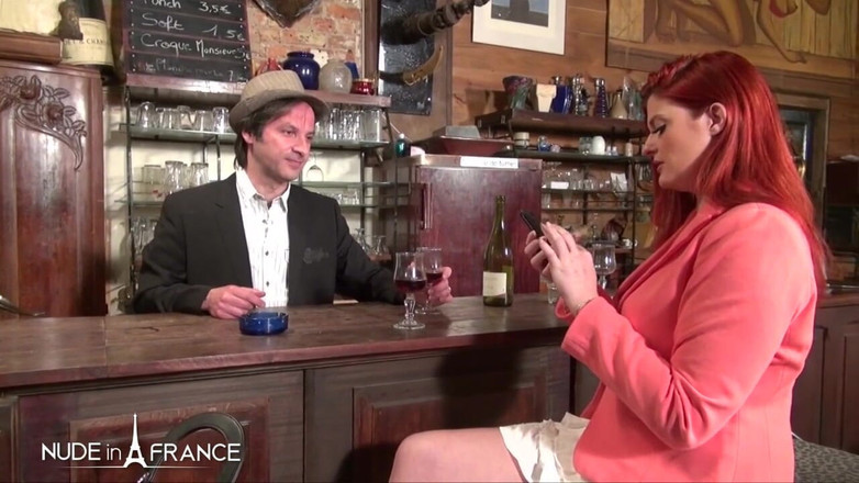 Nude in France: Velká krásná zrzaká žena anál ošukaná taxikářem v baru