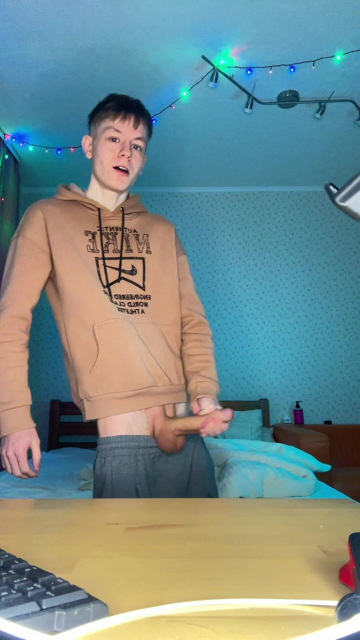 Morflot24: Schau zu, wie ich meinen riesigen neun-zoll-schwanz wichsen, bis ich...