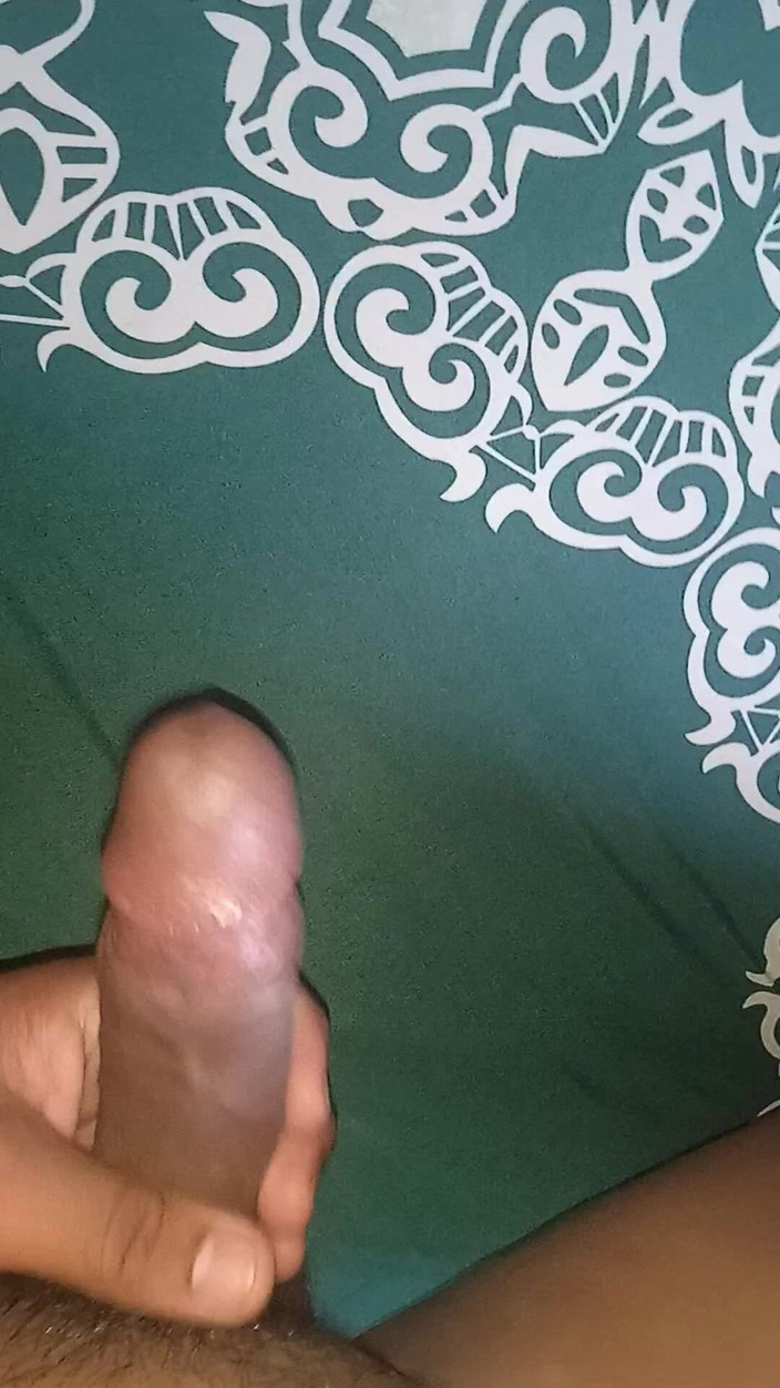 Eatrella j: Cewek nakal ini lagi asik nyepong kontol sampai dicrot di...