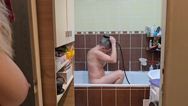 HNC Productions: Prysznic Razem Zamienia Się W Gorący Seks I Kończy Się...