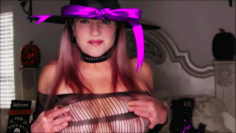 Nikki Nevada: Sexy witch Nikki Halloween 2021