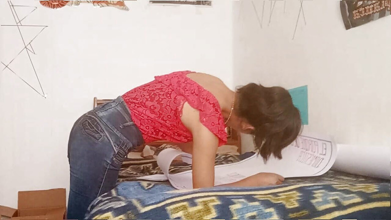 hael: Moje přítelkyně Hael má ráda rychlovka, zatímco dělá svou práci