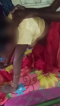 Istri india india dientot gaya doggy habis-habisan sampai mengerang keenakan