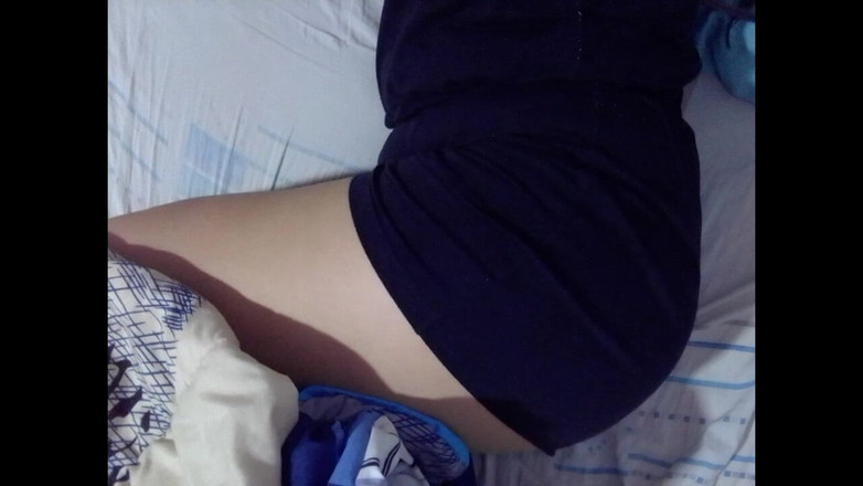 Sexysweet0455: 배다른아들이 큰 엉덩이를 볼 수 있도록 변할 때 문을 열어두는 발정난 새엄마