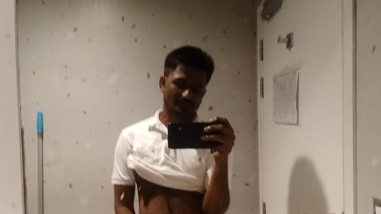 KUMBHA MANOJ KUMAR: Pornohvězda Vip na vlastní ruce pumpa