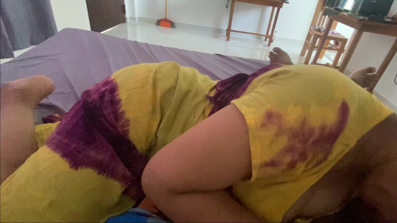 Arabicqueen: La storia della zia tamil con un ragazzo hanadsome