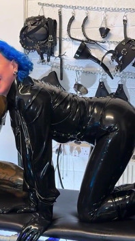 Dvojitá mumifikační škádlení s Mistressae a Slečnou Lilly