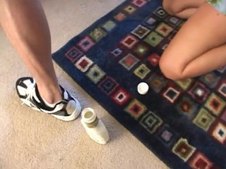 Cumming Soon: Sexy slut with nice tits loves to give a rimjob...