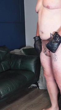 CFNM anal pegging & fisting