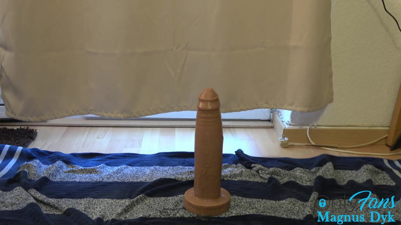 Magnus Dyk: Gaping My Hole with Mr. Hankey's El Rey