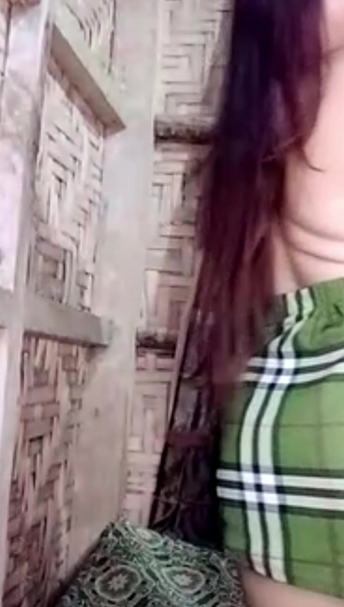 Carol Rayos De Guzman: Nadržená asijská teenagerka kouří sex