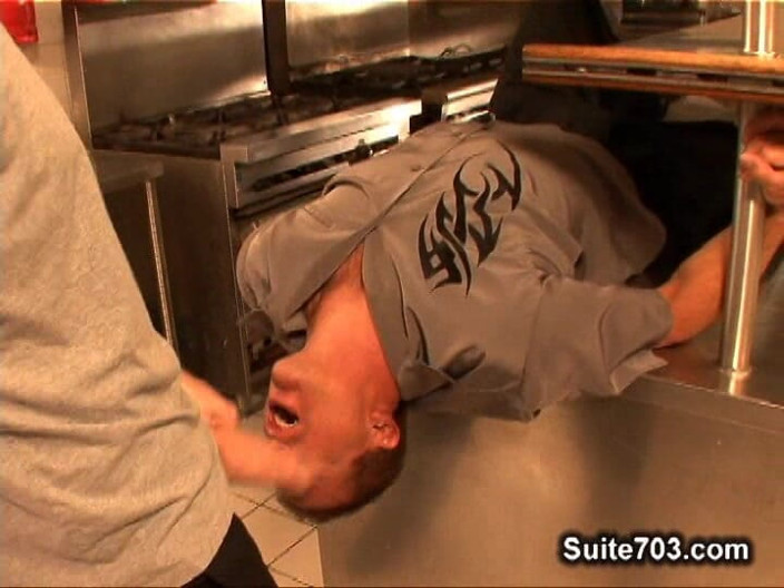 Suite 703: Barrett long và johnny donavan