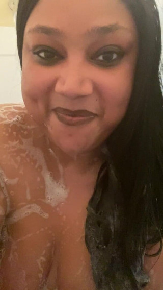 Misskelly80: Soapy pussy