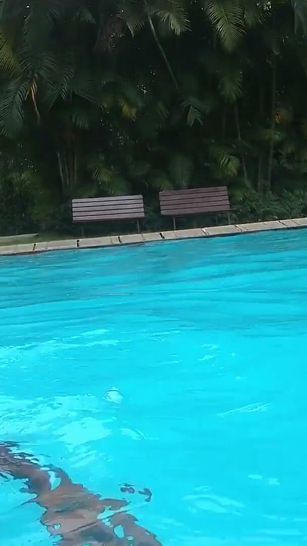 Horny_Bong: Indian Desi Couple Hot Moments at Hotel Swimming Pool