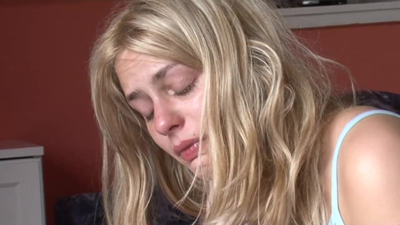 Anal Invasion: Sesso anale profondo per una cagna bionda amatoriale