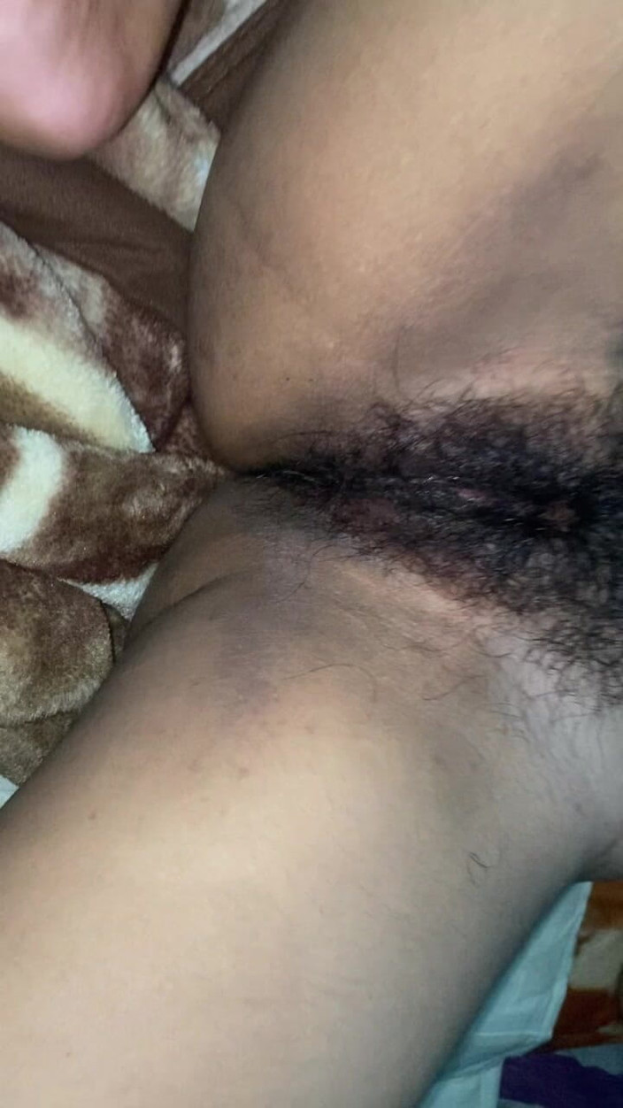 Hotgirl9: Une fille de 18 ans se doigte la chatte mouillée, desi,...