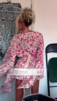 Barbie MILF Es La Abuela Madura Más Bonita