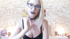 Erotic Tanya: Obryně a její prsa!