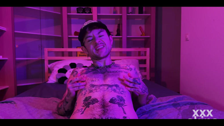 Xxx skips: Quer brincar com meus mamilos?