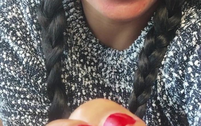 Anabel 693: Play with My Foot
