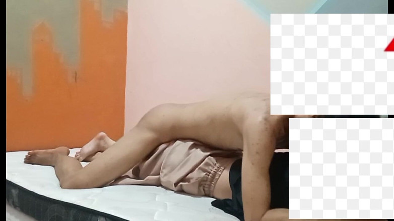 Famly sex: O loteamento do ex-vestindo hijab em sua pensão