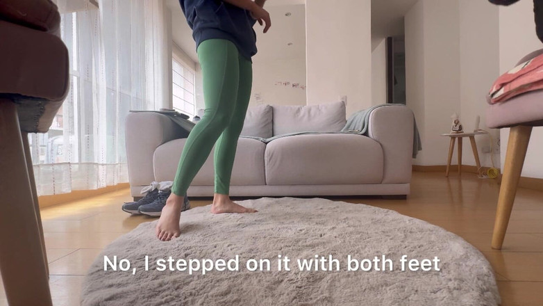 scarlettandc: 女摔跤大汗淋漓的大脚