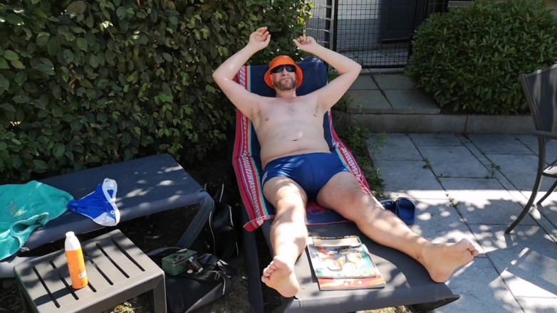 Monster_Meat_: Bulging at gay resort